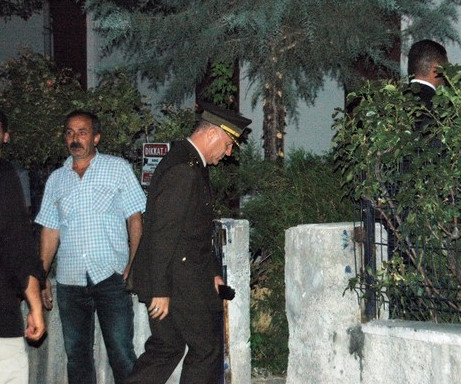 Hulusi Akar kahraman astsubayın evinde