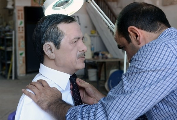 500 kişiden topladığı saçı kullandı ve...