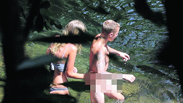 Justin Bieber çırılçıplak