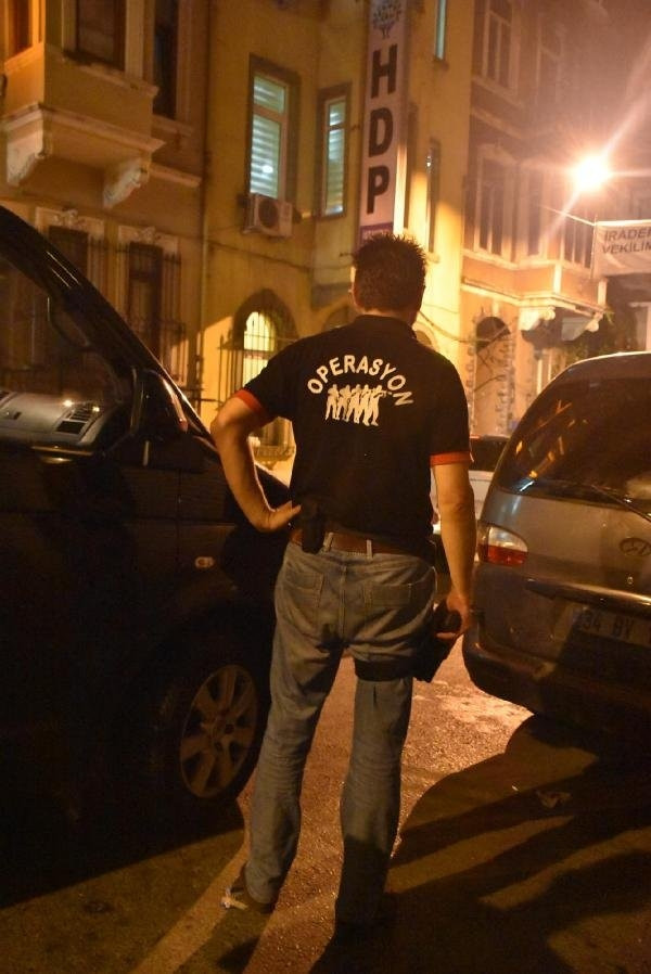 HDP İstanbul İl binasına polis baskını