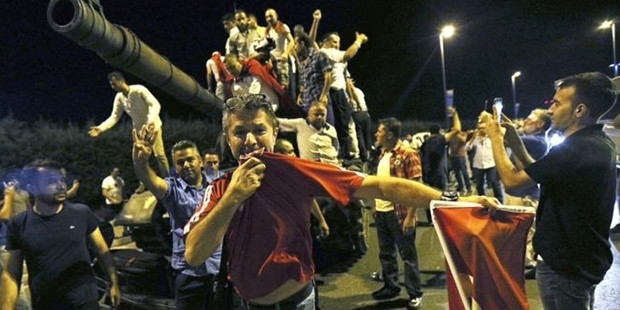Darbe girişimi belgesel oldu