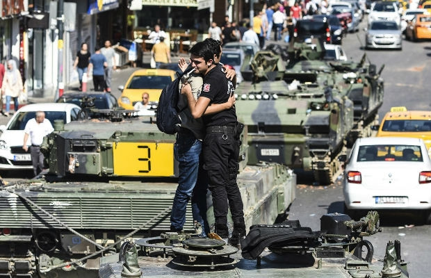 Darbe girişimi belgesel oldu