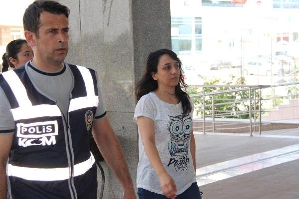 Kadın hakim duruşmada gözaltına alındı
