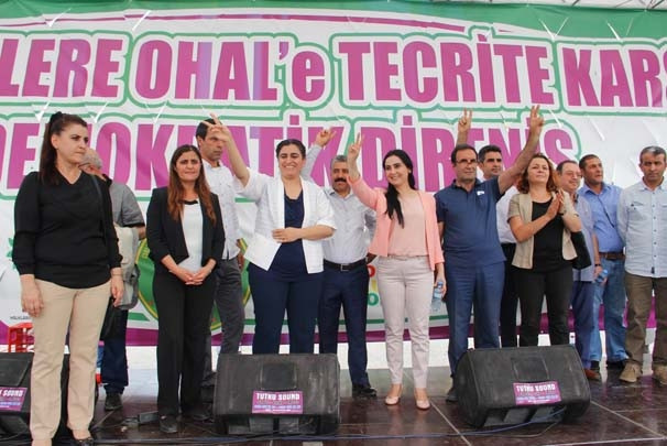 HDP Ağrı mitinginde şoka uğradı