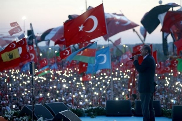 FETÖ'ye Türk halkından ağır darbe