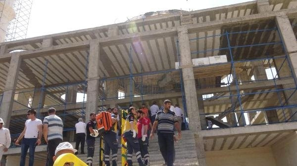Mardin’de cami inşaatı çöktü: 5 işçi yaralı