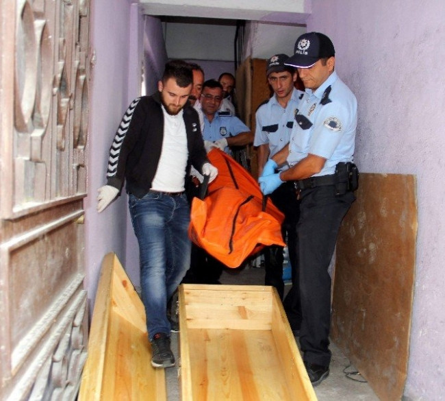 Mahalleli kötü kokuya dayanamadı polisi aradı