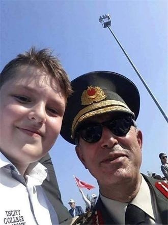 Sosyal medya bu çocuğu konuşuyor