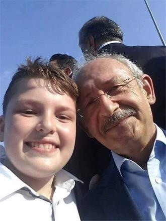 Sosyal medya bu çocuğu konuşuyor
