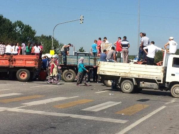 Yıkıma geldiler taşlandılar