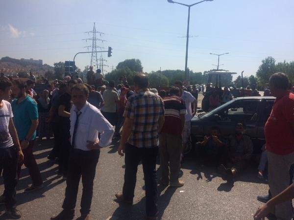 Yıkıma geldiler taşlandılar