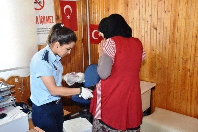 Dilencilerin üzerinden çıkan defter şaşkına çevirdi