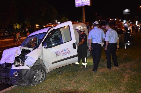 Düğün dönüşü feci kaza: 3 ölü, 4 yaralı