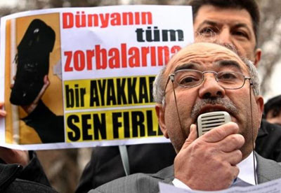 Iraklı gazeteciye destek yürüyüşü