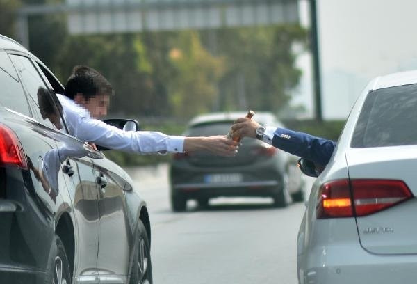 Trafikte 'pes' dedirten alışveriş !
