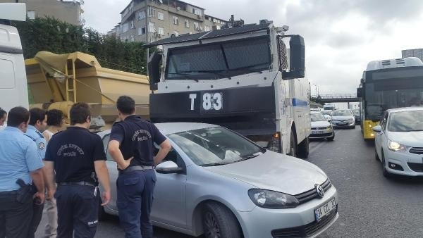 D-100'de arkadan TOMA çarptı...
