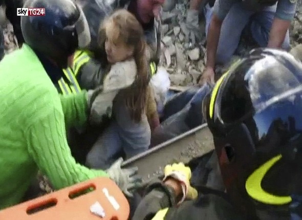 Enkaz altından 17 saat sonra kurtarıldı