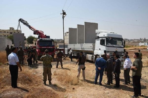 Kobani Sınırında Duvar Çalışması Sürüyor