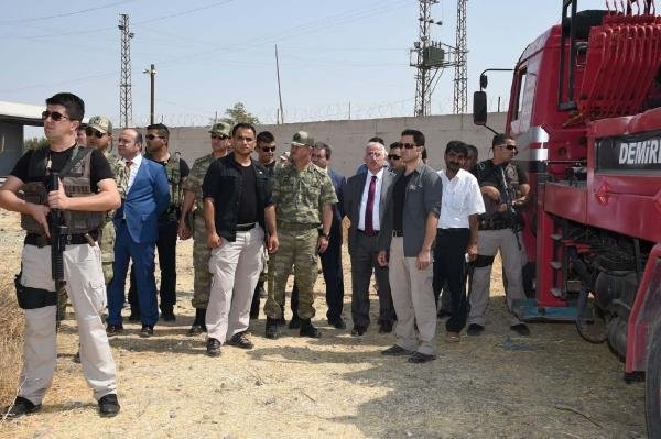Kobani Sınırında Duvar Çalışması Sürüyor