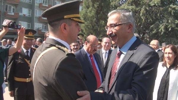 Komutan gözyaşlarını tutamadı