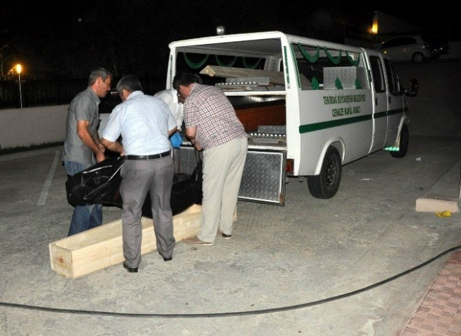 Cinnet getiren polis dehşet saçtı