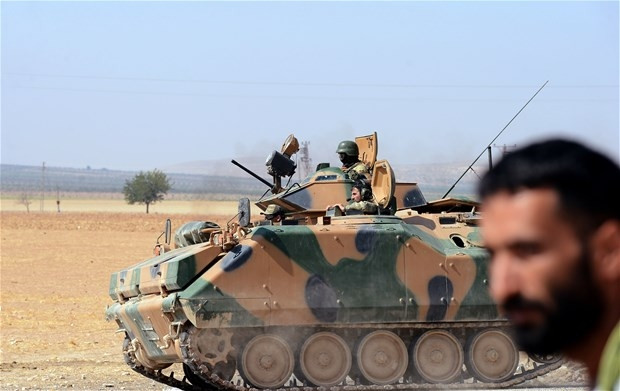 Sınıra tanklar konuşlandırıldı