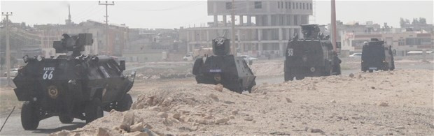 Sınıra tanklar konuşlandırıldı