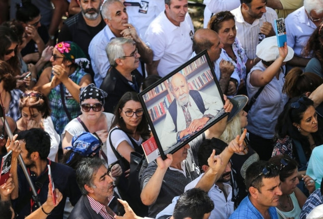 Usta yazar Vedat Türkali'ye veda