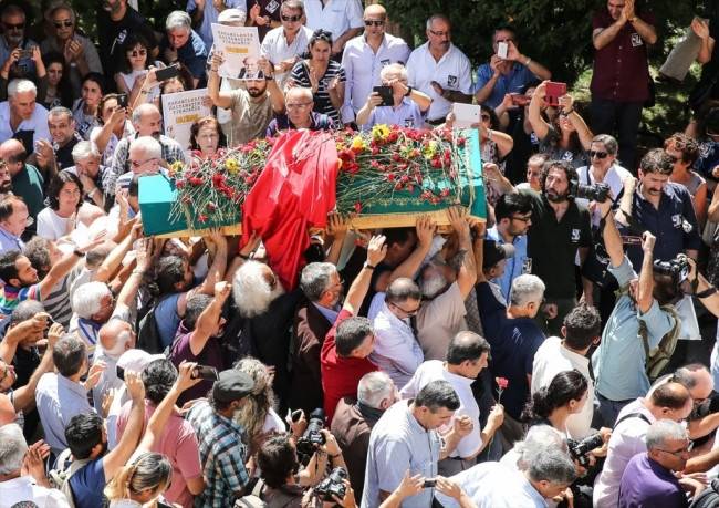 Usta yazar Vedat Türkali'ye veda