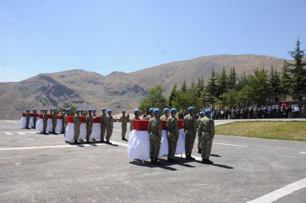 12 şehit memleketlerine uğurlandı