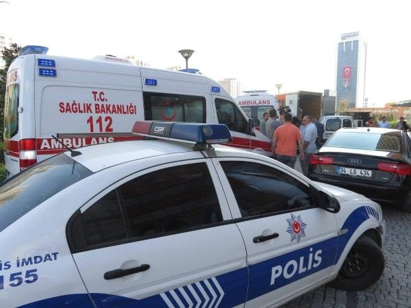 Ataşehir'de silahlı saldırı: 3 yaralı