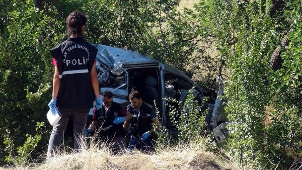 Korkunç kaza ! İki aile yok oldu