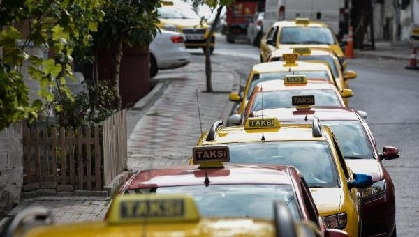 Taksicilerin 'zam' kuyruğu