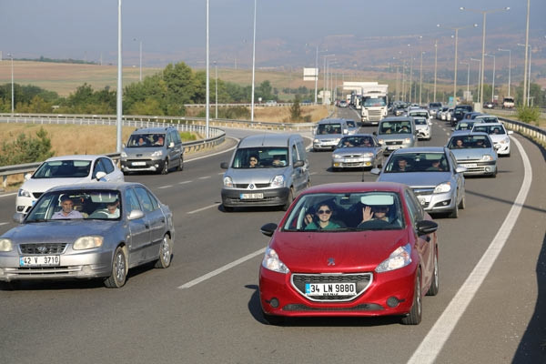 TEM'de trafik sabaha kadar bitmedi
