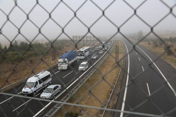 TEM'de trafik sabaha kadar bitmedi