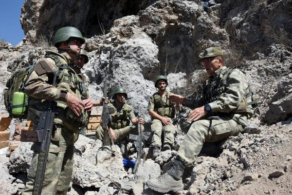 Mehmetçik Irak sınırında kahramanlık destanı yazıyor