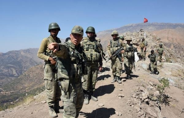 Mehmetçik Irak sınırında kahramanlık destanı yazıyor