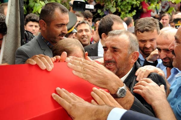 Fırat Kalkanı şehitlerine son görev