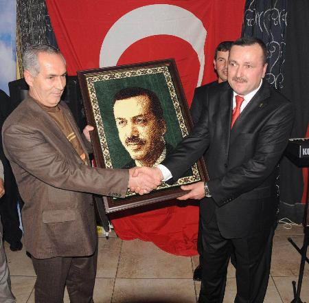 Rakılı biralı AKP yemeği