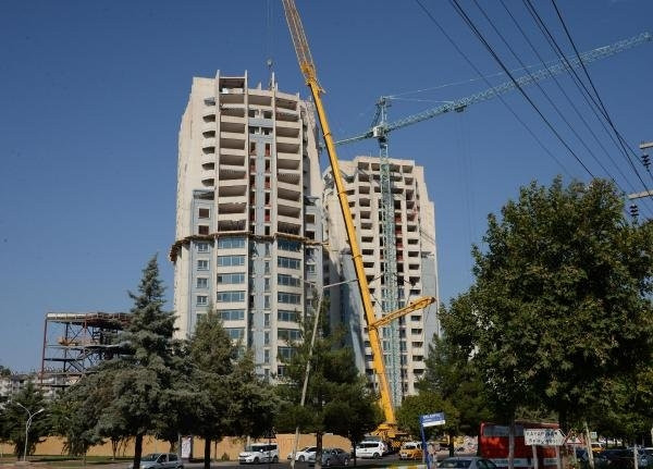 Diyarbakır'ın ikiz kuleleri tıraşlanıyor