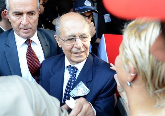 Tarık Akan'ın cenazesine kimler katıldı ?