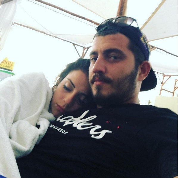 "Seni Müjde Ar gibi cama sıkıştırıp..."