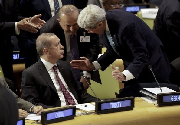 John Kerry Erdoğan'ın yanına geldi ve...