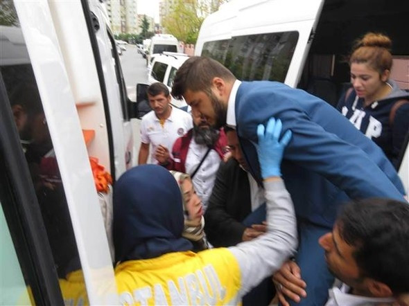 Öğrenci servisi şoförleri birbirine silah çekti