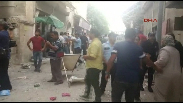 Kilis'te pazar yerine roket düştü: 5'i çocuk 6 yaralı