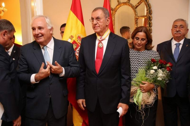 Dr. Zeynel Abidin Erdem’e İspanya’dan sivil liyakat nişanı