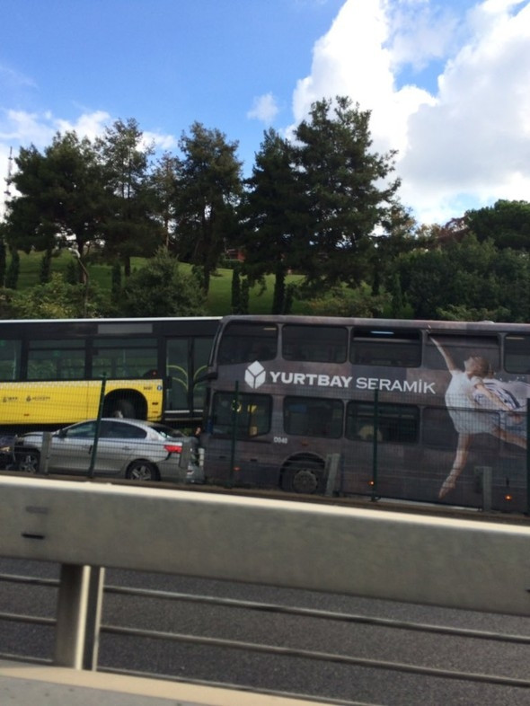 İstanbul'da metrobüs kazası: 11 yaralı