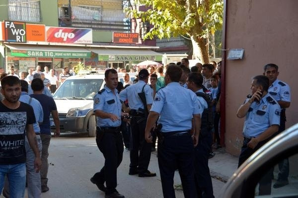 Cezaevine girmemek için polisle çatıştı