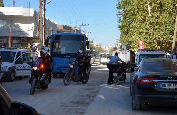 Cezaevine girmemek için polisle çatıştı