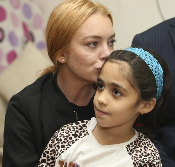 Hollywood yıldızı Lohan Suriyeli aileyi ziyaret etti